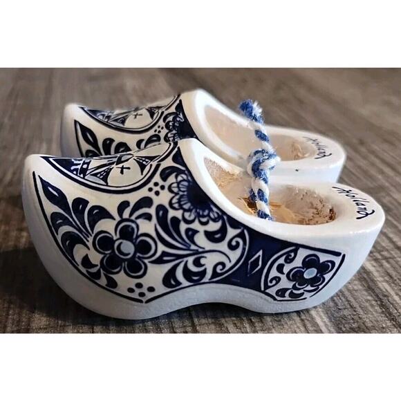 Holland Small Blue & White Souvenir Wooden Shoes Clogs Miniature Ornament 3 Inch - Picture 2 of 5